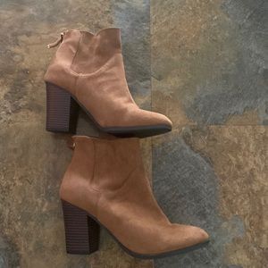 Brash brand ladies short boot.